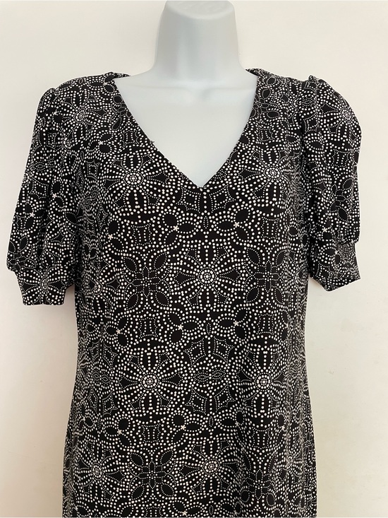 Tommy Hilfiger Tops - Tommy Hilfiger Black and White Dot Floral V-Neck Tunic